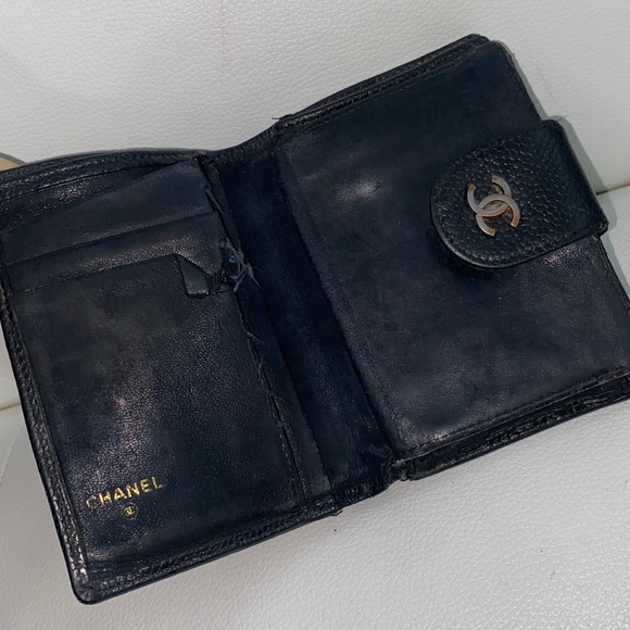 Authentic CHANEL Caviar Quilted CC Logo Wallet - Picture 7 of 16
